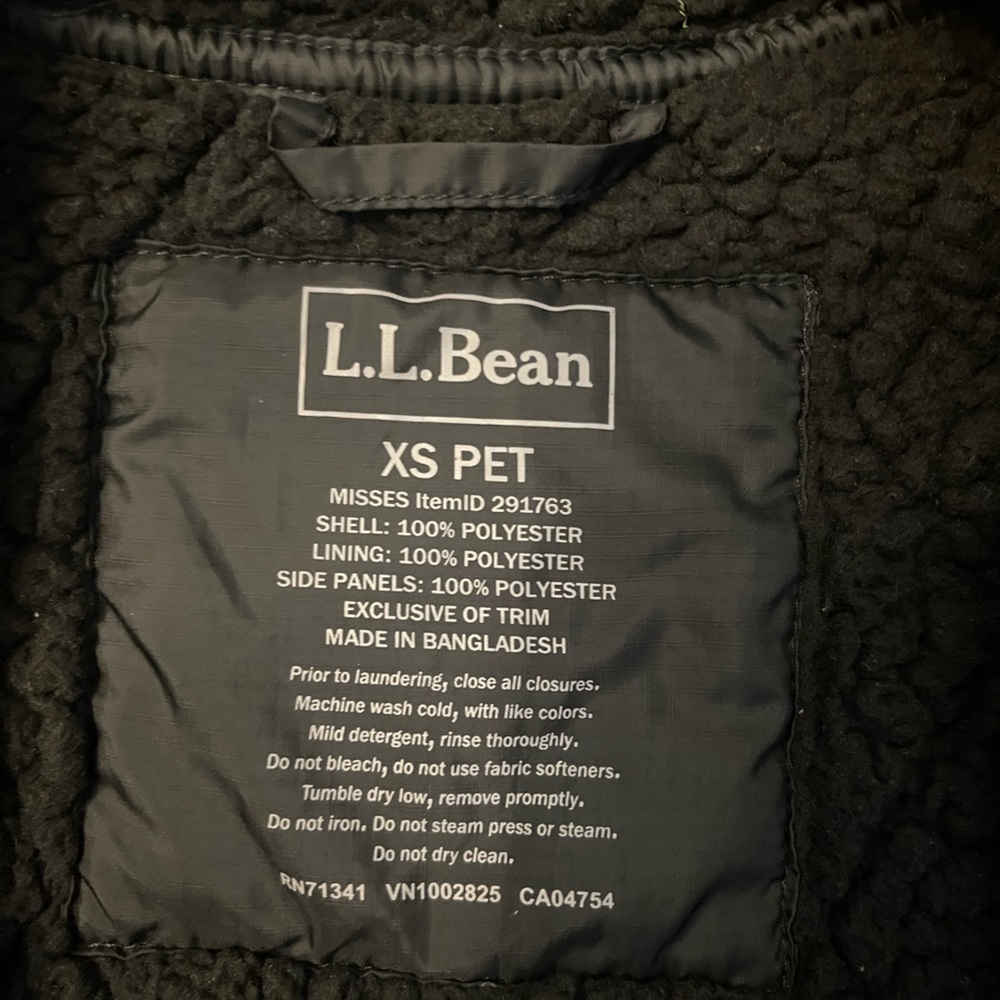 L.L. Bean Sherpa Lined Quilted Vest Size XS Petite - Picture 3 of 5